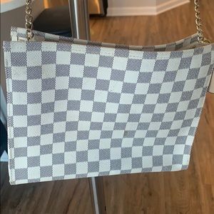 Checkered cross body